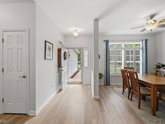 4th image of 10379 River Rock Ln