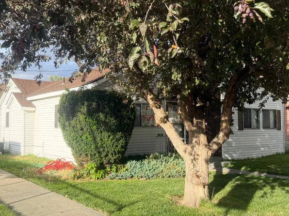 812 6th St, Prosser, WA 99350