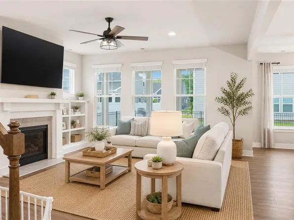 100 Sea Hero Ct, Suffolk, VA 23435