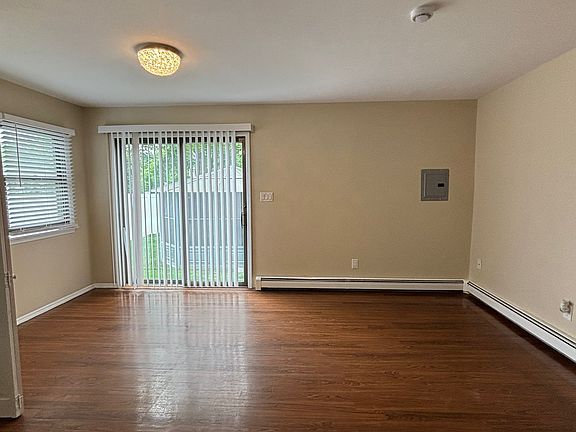 5th image of 131 Longfellow Ave Floor 1