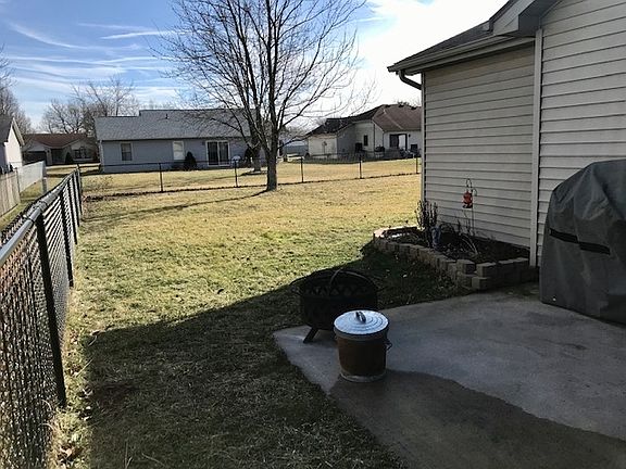 4th image of 1949 Bedford Ct