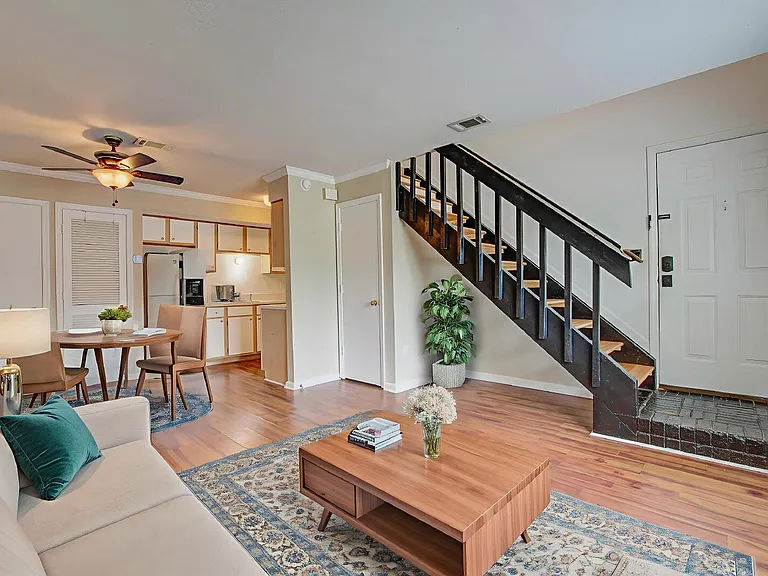 2494 Etiwan Ave #F7 — Photo 2
