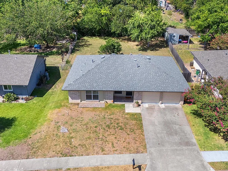1100 Red Cliff Dr — Photo 5