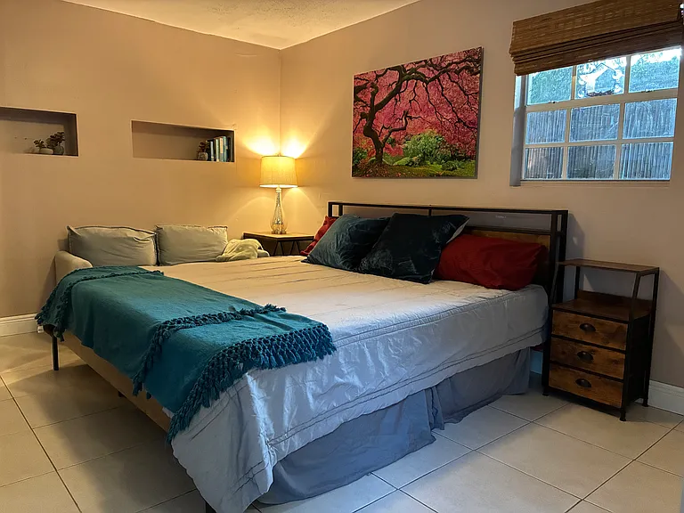 King size bed