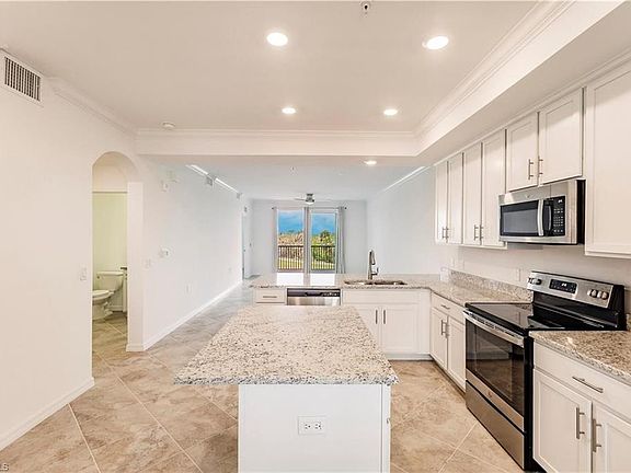 5th image of 14041 Heritage Landing BLVD #625