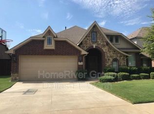 8533 Castle Creek Rd, North Richland Hills, TX 76182