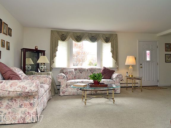 4th image of 45 Aqueduct Ave