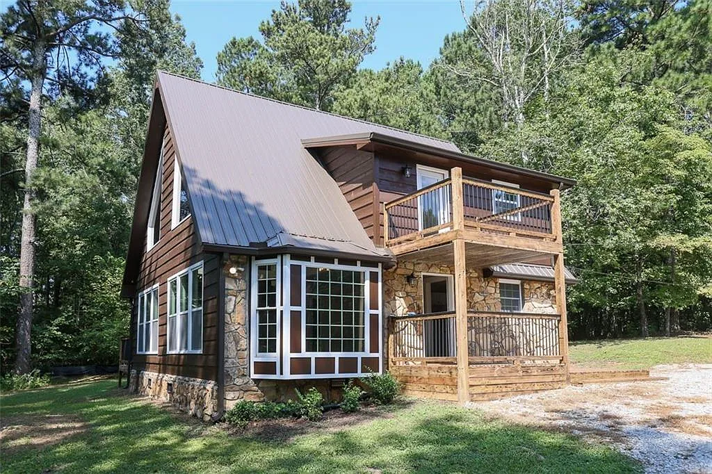 3 bed, 2.0 bath, 1800 sqft, $2,350 — Photo 3