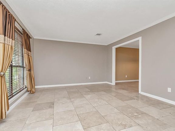5th image of 2830 Cumberland Dr