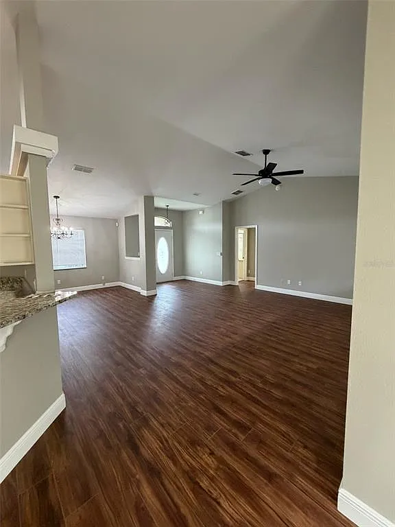 3 bed, 2.0 bath, 1748 sqft, $2,100 — Photo 2