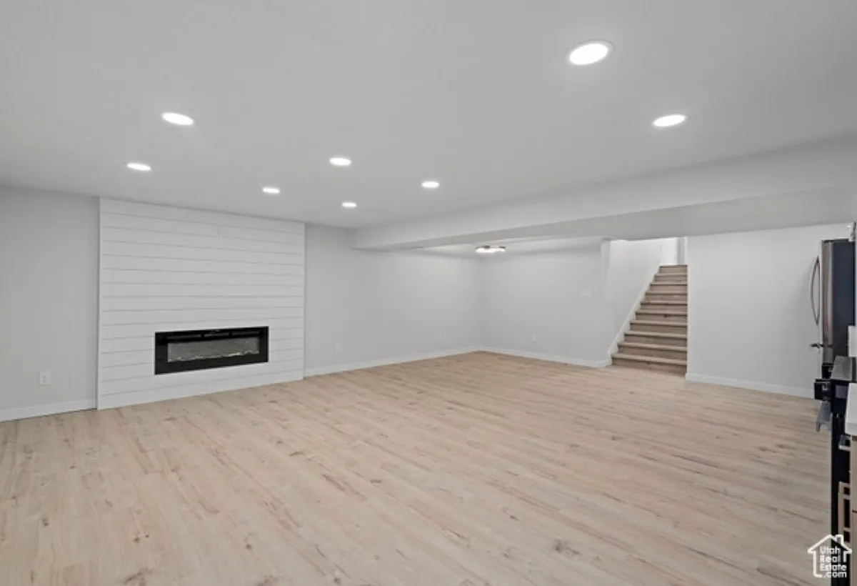 Building Photo - S 560 E