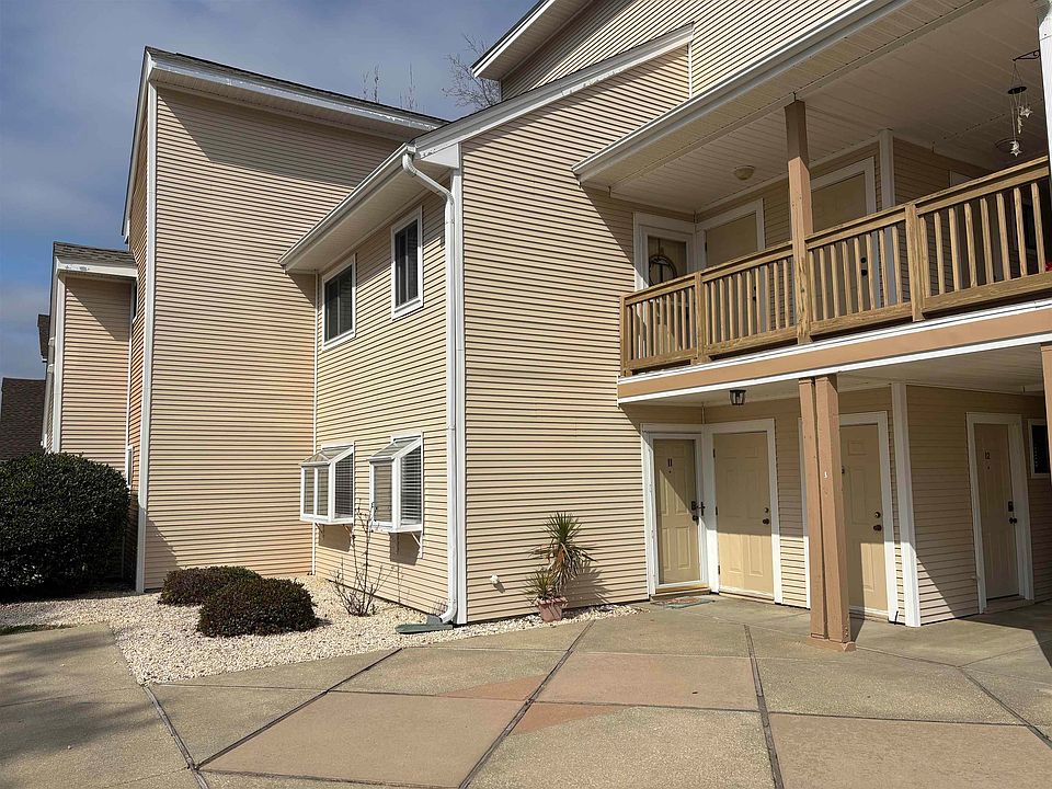 1st image of 1025 Plantation Dr. W #2511/2512