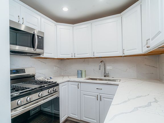 4th image of 1421 N Dearborn St APT 103