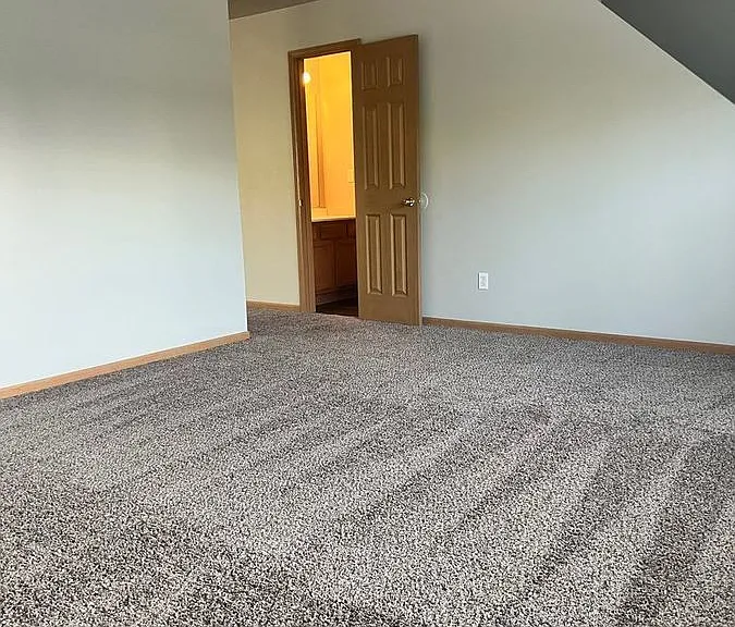 1701 Dainesway — Photo 12