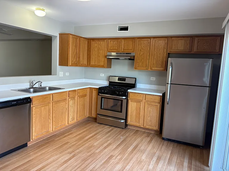 2704 Canyon Dr — Photo 2