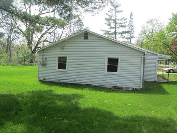 2nd image of 230 Diana St