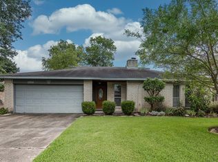 17111 Barcelona Dr, Friendswood, TX 77546