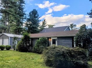 2 Pilgrim Rd, Lakeville, MA 02347