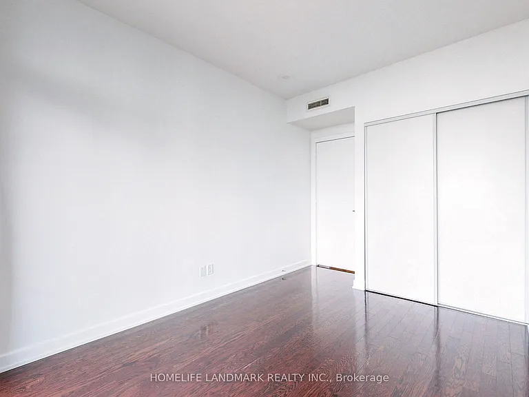 33 Charles St E #3406 — Photo 30