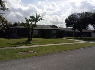 10102 Patience Ln, Royal Palm Beach, FL 33411