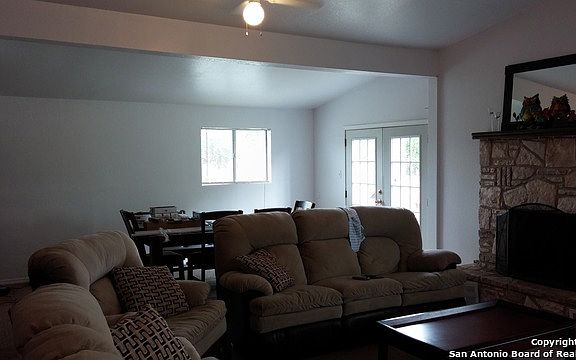 4th image of 2418 Shamrock Dr