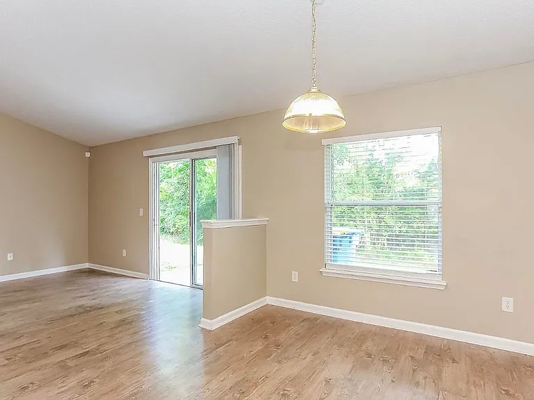 1146 Carthage Dr — Photo 9