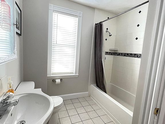 4th image of 197 Farrington St #1