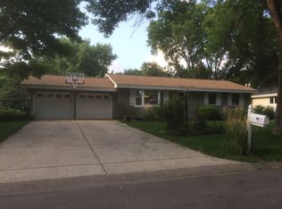 10000 36th Pl N, Plymouth, MN 55441