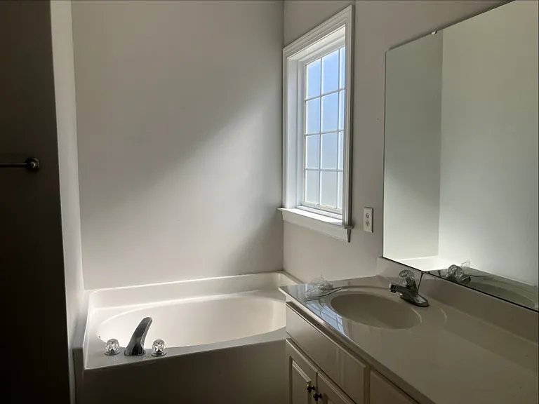 18 Castlewood Dr #N — Photo 9