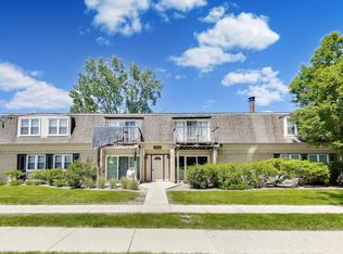 1101 Pleasant Run Dr APT 1006, Wheeling, IL 60090