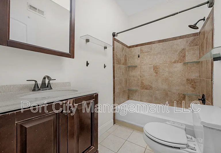 207 S Ellwood Ave — Photo 15