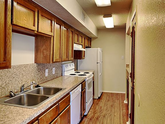 4th image of 3413 W 5th St #2