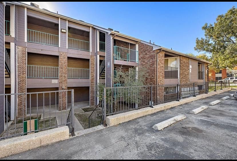 1st image of 1840 Burton Dr APT 105