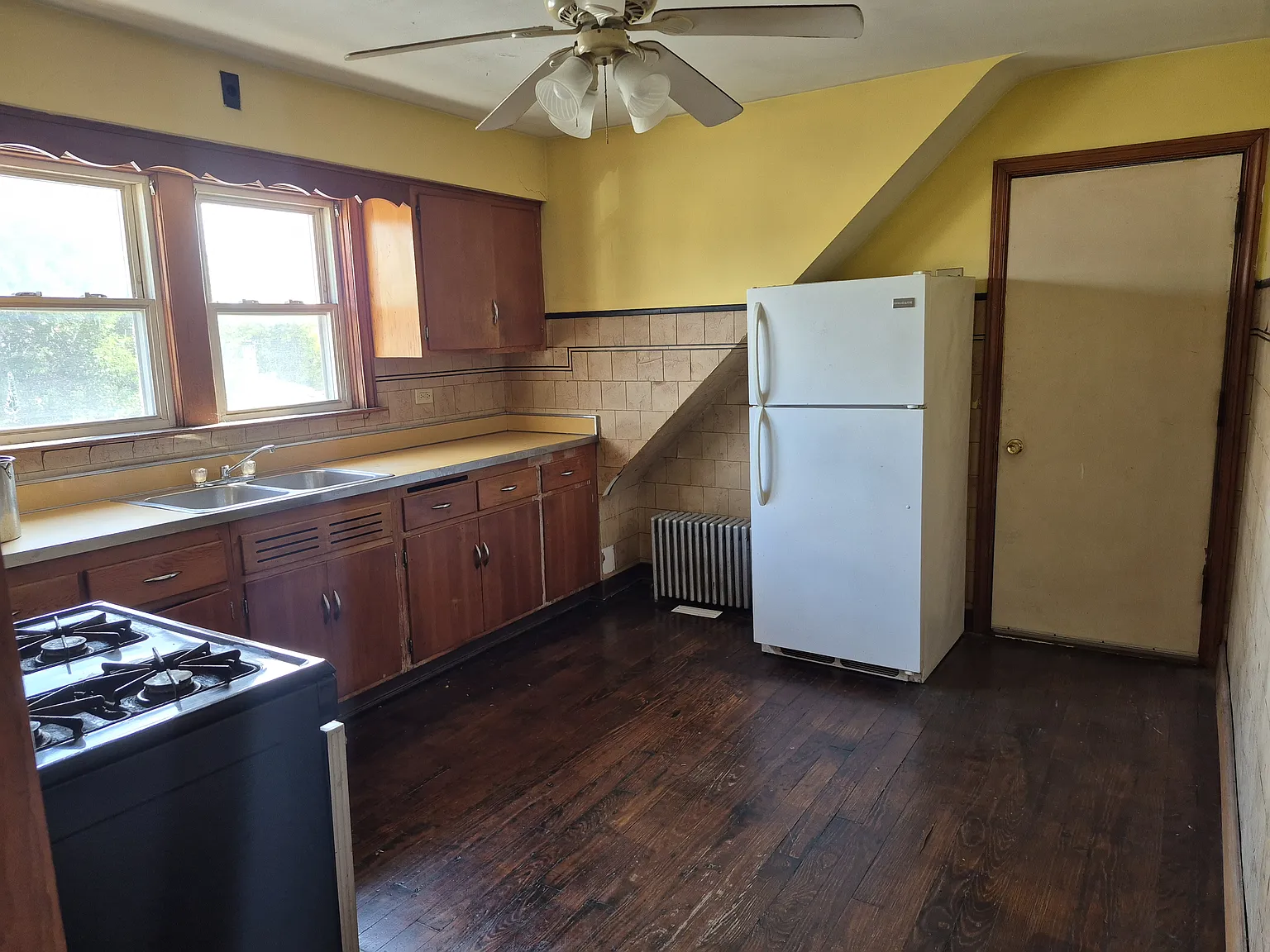 5420 S Center Ave — Photo 1
