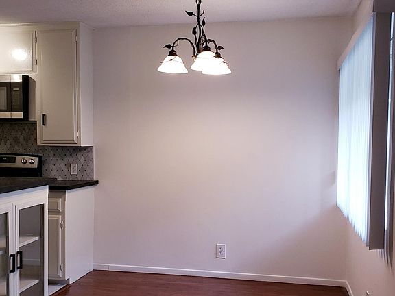 4th image of 1830 Greenfield Ave APT 5