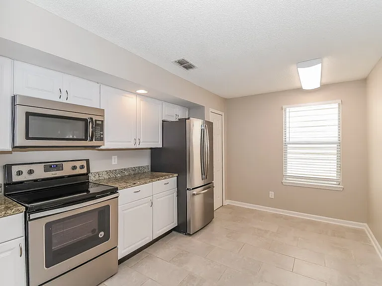 282 Aquarius Cir W — Photo 6