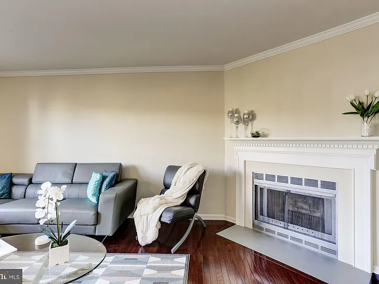 6069 Crown Royal Cir — Photo 5