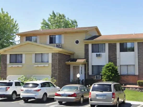 8188 Durbin Ter #B, Crown Pt, IN 46307