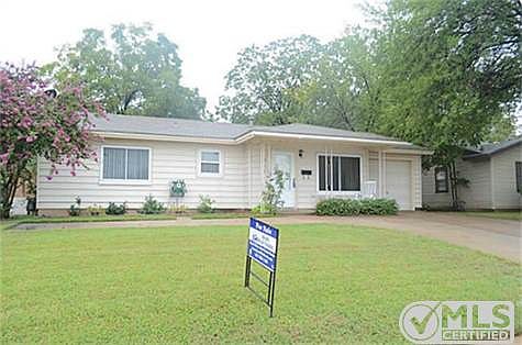 2nd image of 213 Midway Dr W