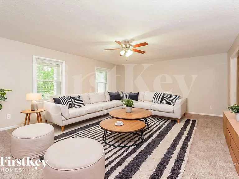 160 Rhyne Ct — Photo 4