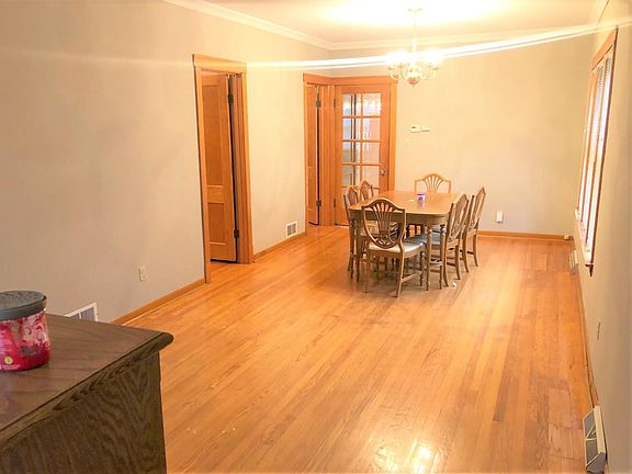 5th image of 2421 Scoville Ave