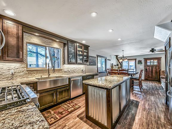 3rd image of 1071 Navahoe Dr