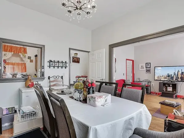 45 Central Park North image 4 of 10