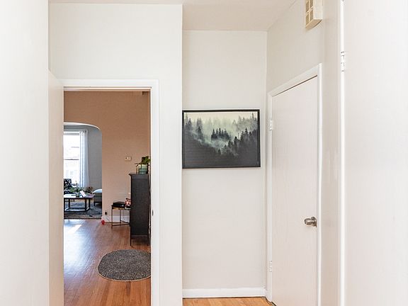 4th image of 1429 W Chicago Ave #3