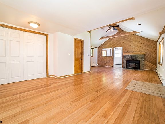 5th image of 108 E Lakeside Dr