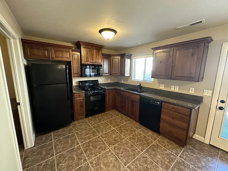 340 W 1425 N #103 — Photo 11