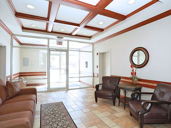 4th image of 100 N Bokelman St APT 422