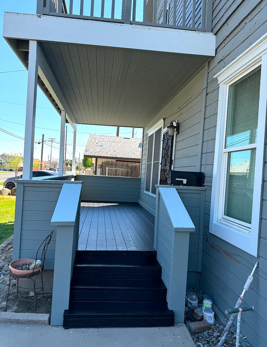 Nice duplex that is close to downtown — Photo 1