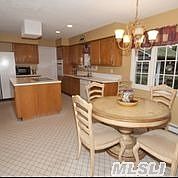 2nd image of 4 Oneil Ct