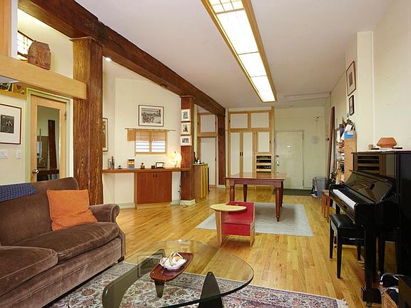2nd image of 250 W 27th St APT 3B